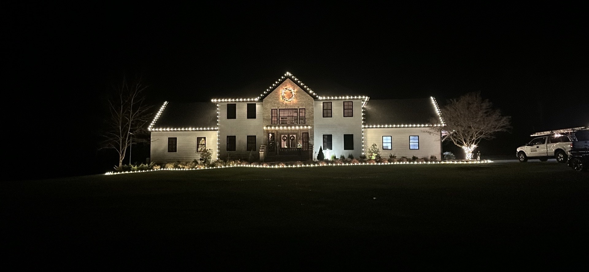 Transforming Homes into Christmas Wonderlands: Griswold-Level Light Installation Success